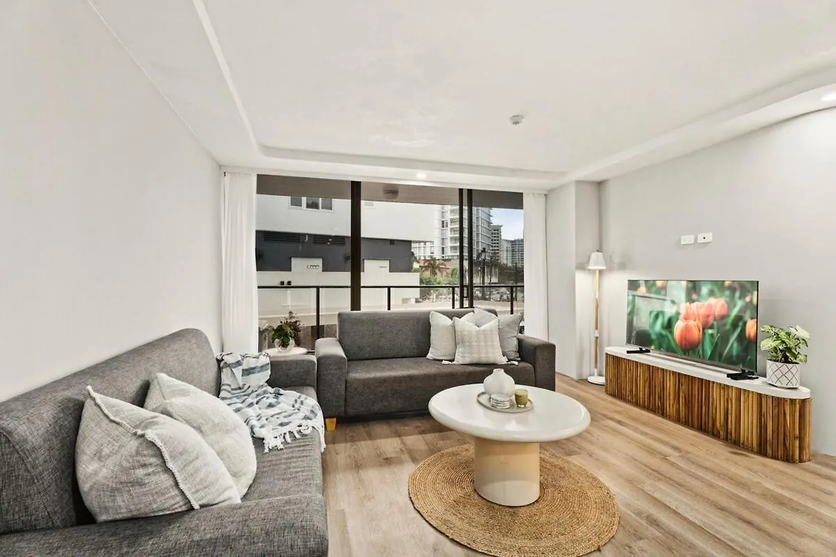 Luxury Living On Monaco Riverfront Gold Coast Australien